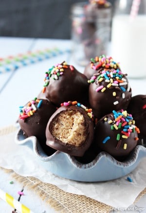 Crispy Peanut Butter Balls | Easy No Bake Peanut Butter Dessert Recipe