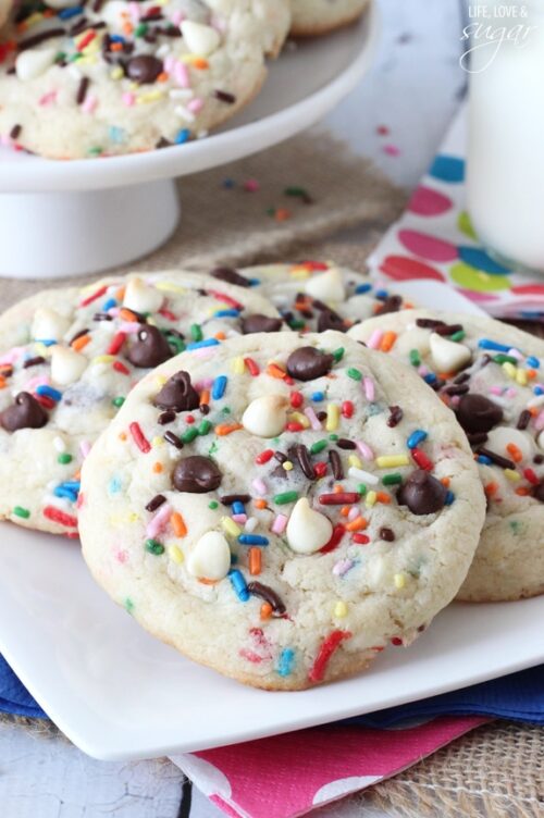 Funfetti Cake Batter Chocolate Chip Cookies | Easy Cake Mix Cookies