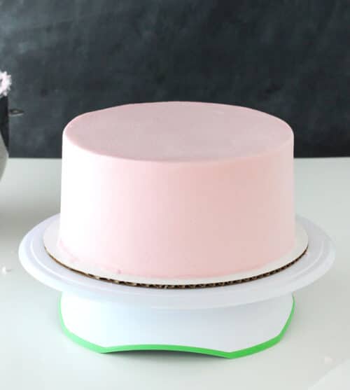 How to Frost a Cake with Buttercream - Step-by-Step Tutorial (Photos)