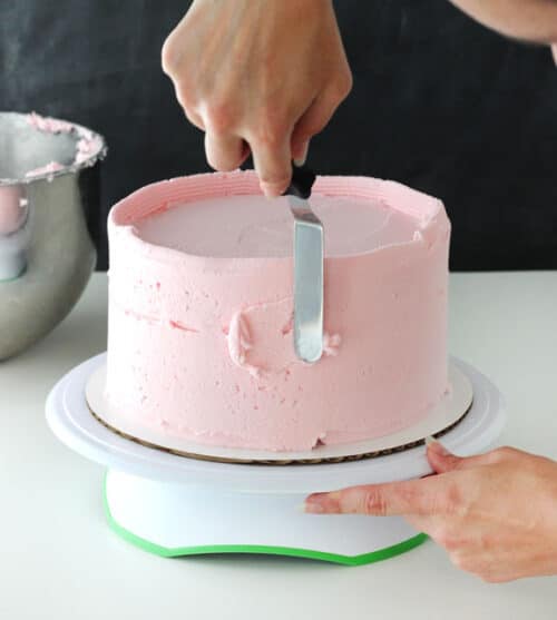 How to Frost a Cake with Buttercream StepbyStep Tutorial (Photos)