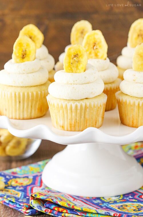 Banana Cream Pie Cupcakes | Banana Cupcakes With Banana Frosting