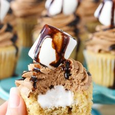Nutella Fluffernutter Cupcakes-image