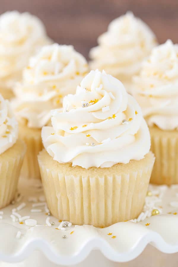 Simple Vanilla Cupcakes Recipe 