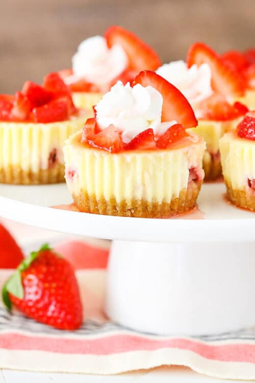 Mini Strawberry Cheesecakes Life Love And Sugar