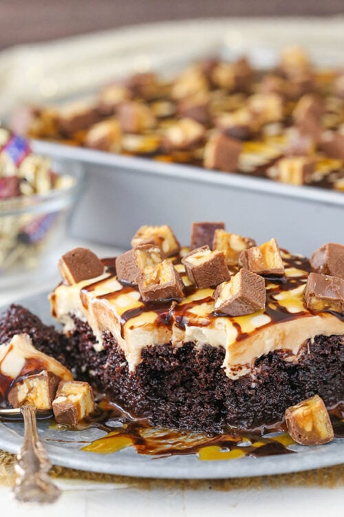 Snickers Poke Cake Recipe | An Amazing Snickers Dessert Idea!