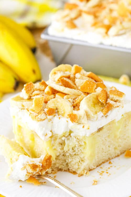 Banana Pudding Poke Cake Recipe | Easy Vanilla Cake Dessert Recipe