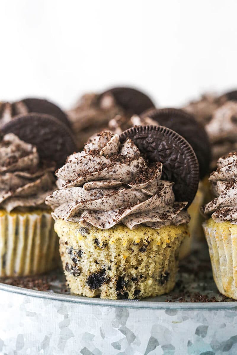 Easy Cookies And Cream Cupcakes | The Best Oreo Dessert Recipe