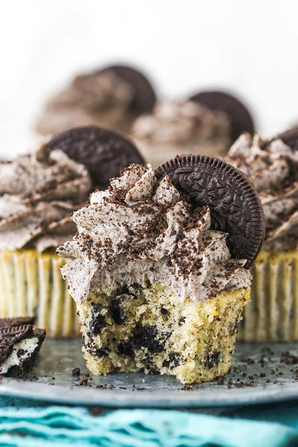 Easy Cookies And Cream Cupcakes | The Best Oreo Dessert Recipe