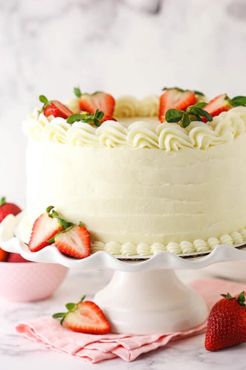 Easy Strawberry Cake Recipe 