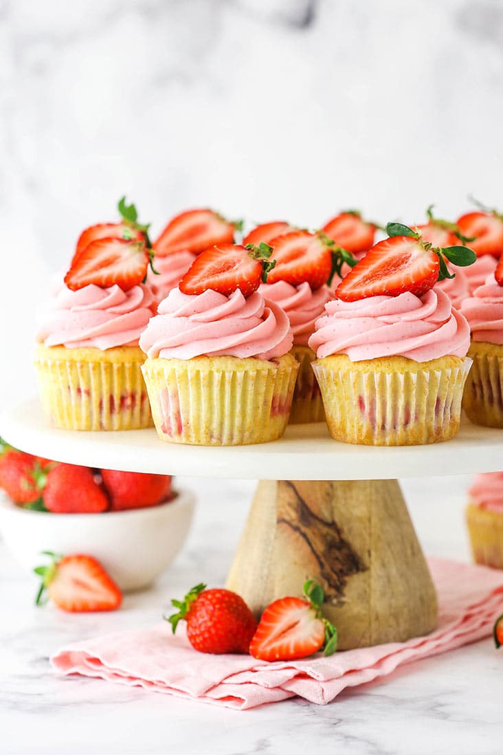 How to make straight cupcakes? Is it just the type of liners? : r/Baking