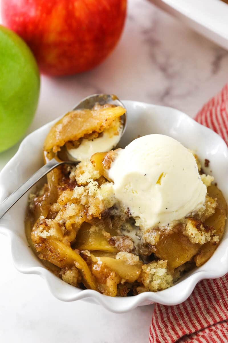 Easy Apple Cobbler Recipe | Life Love & Sugar