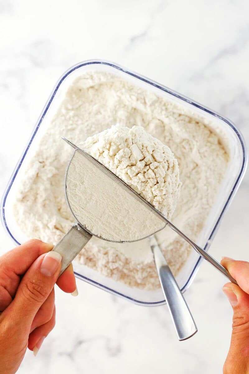 How To Measure Flour Precisely Every Time | Life Love & Sugar