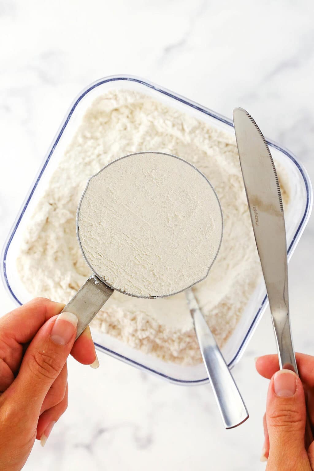 How To Measure Flour Precisely Every Time | Life Love & Sugar