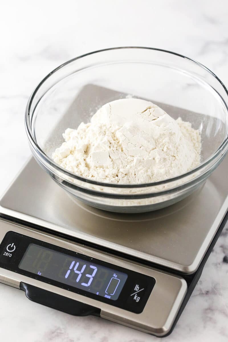 How To Measure Flour Precisely Every Time | Life Love & Sugar