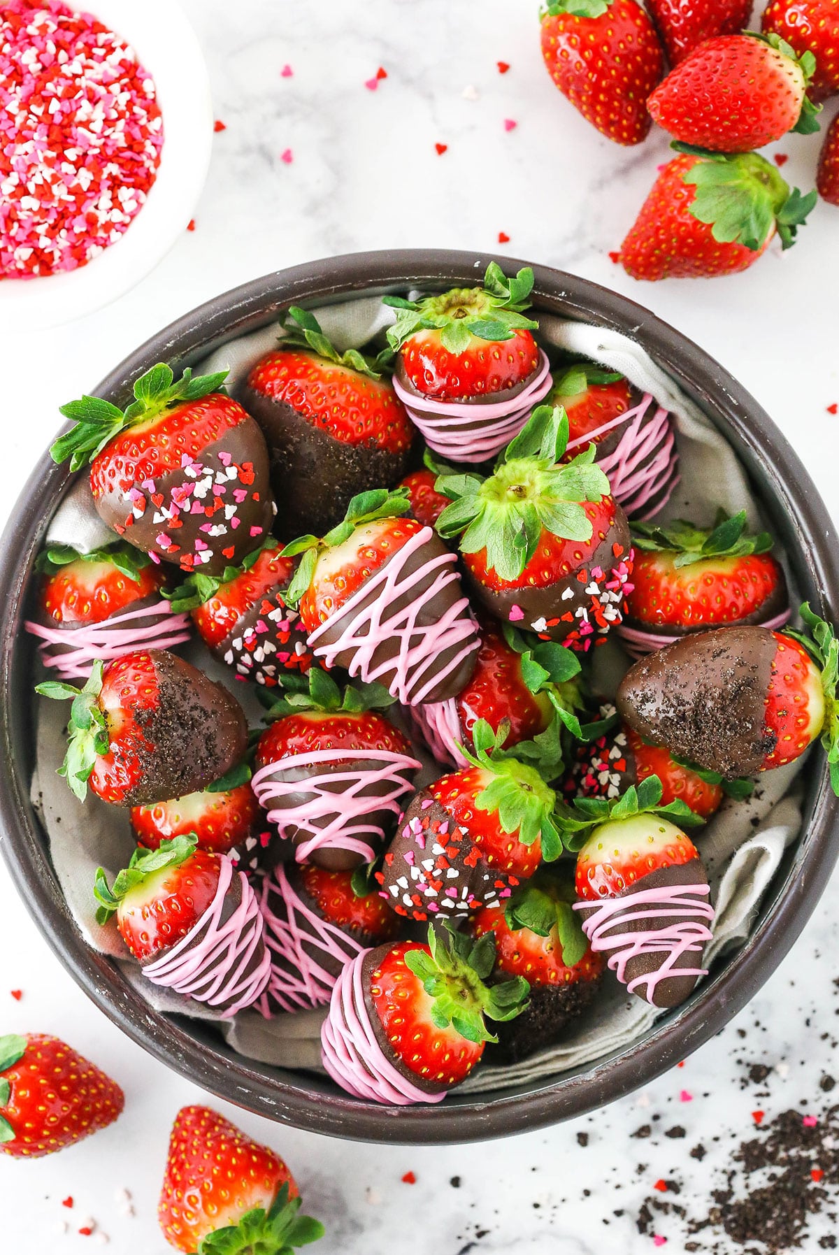 Easy Chocolate Covered Strawberries - Drive Me Hungry