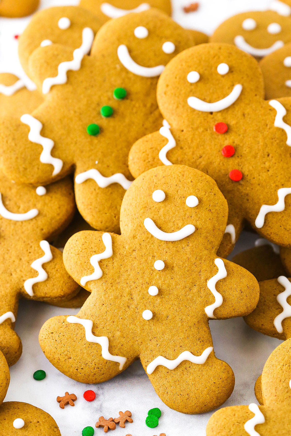 https://www.lifeloveandsugar.com/wp-content/uploads/2023/03/Gingerbread-Cookies6E.jpg
