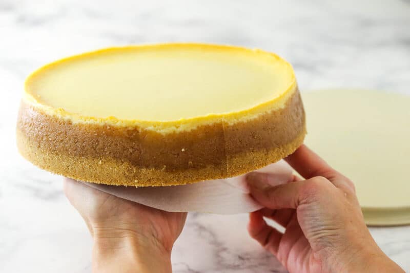 How to Remove Cheesecake from Springform Pan - Life Love and Sugar