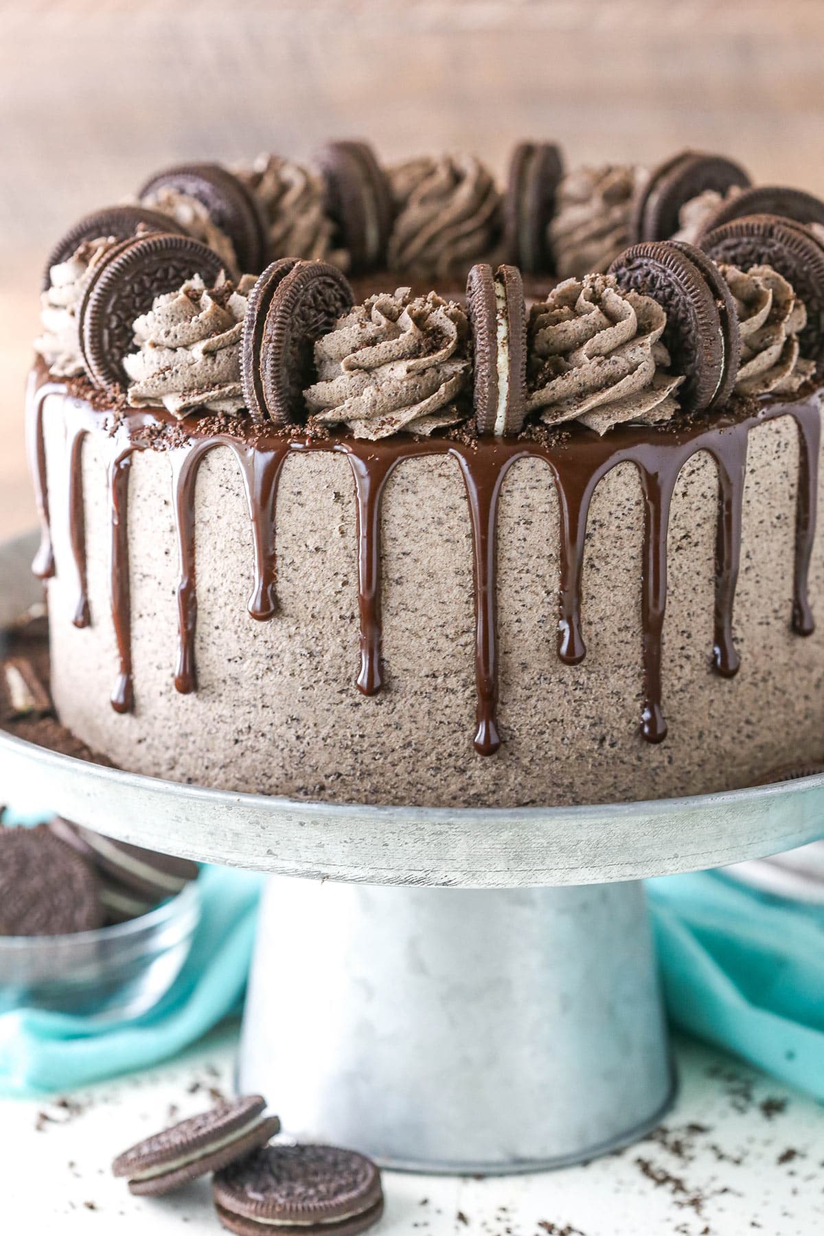 Oreo version layer cake (birthday cake) - lilie bakery