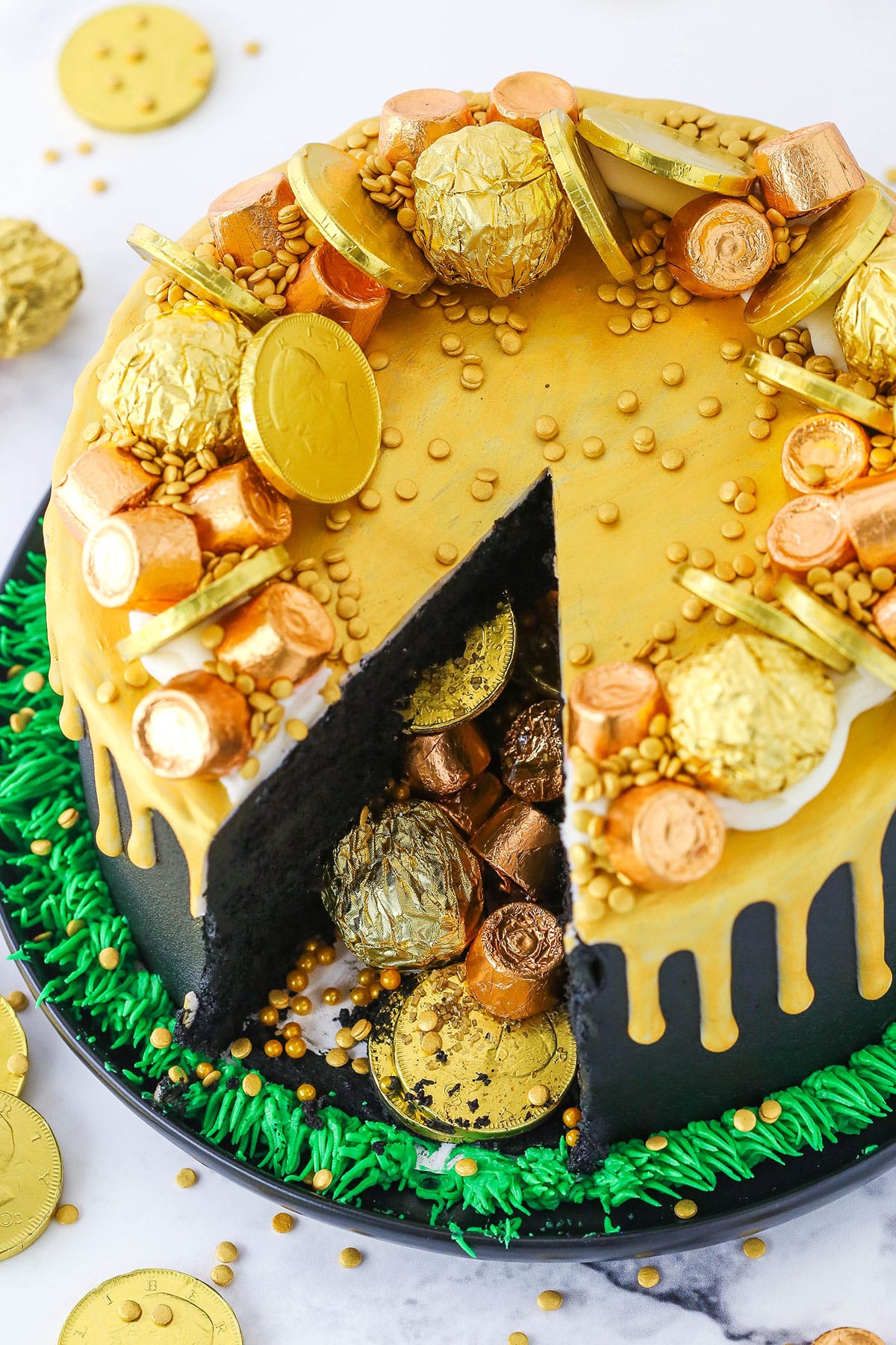 Oreo and Gold Cake: Cake Details - Sprinkles + Scribbles