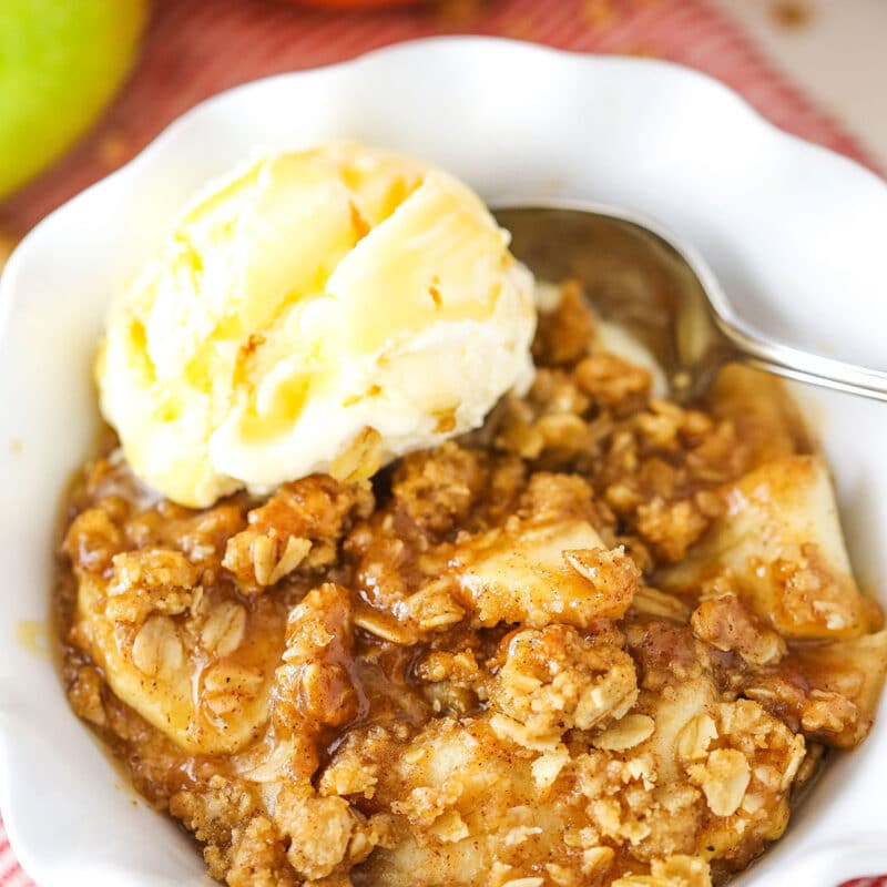 Apple Streusel Cheesecake Bars | Easy Thanksgiving Apple Dessert