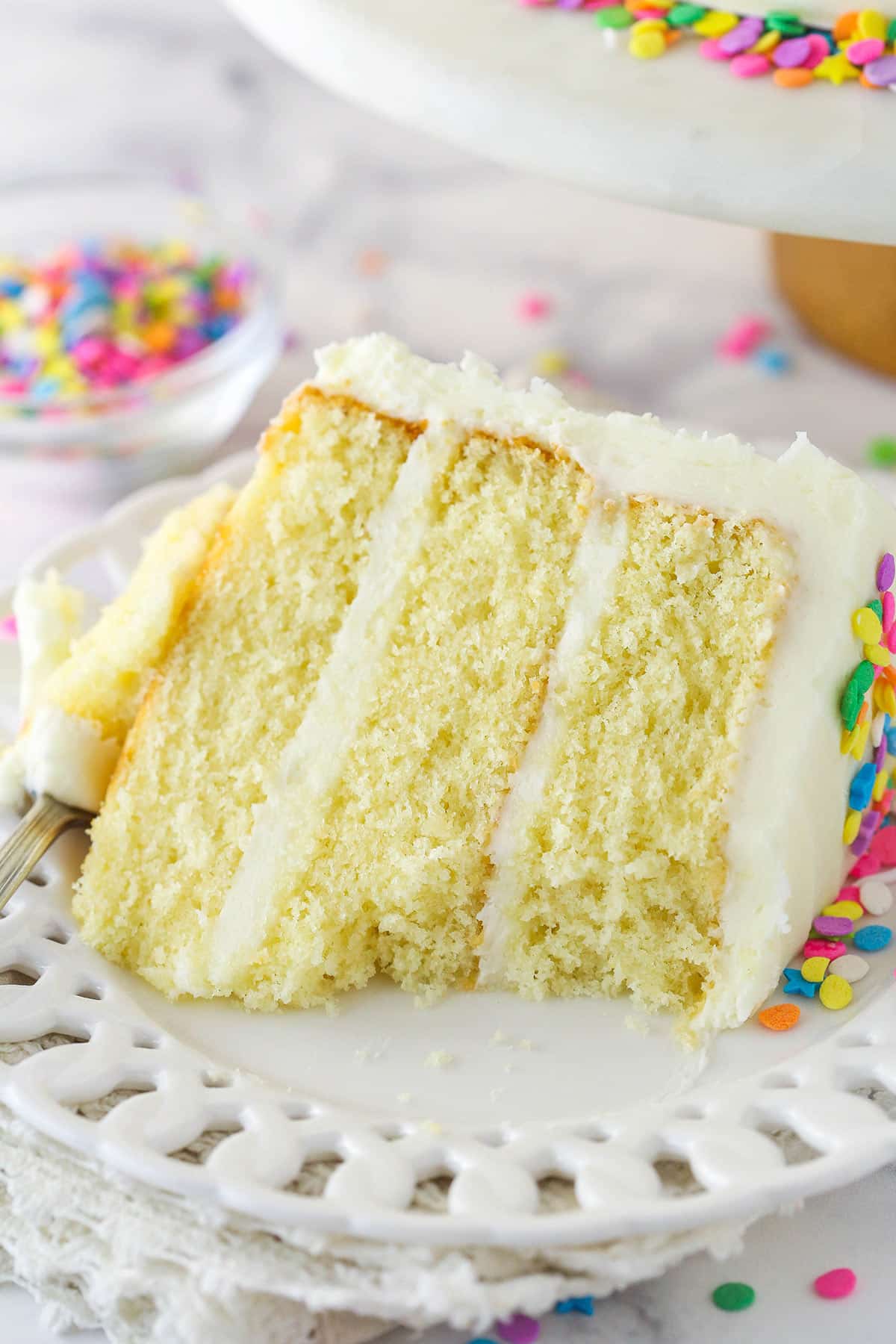 Best One Bowl Vanilla Cake Recipe - Crunchy Creamy Sweet