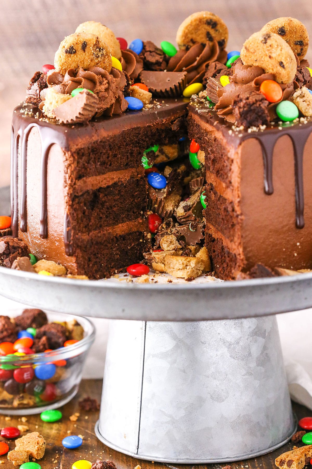 M&M Drip Cake - The Baking Explorer