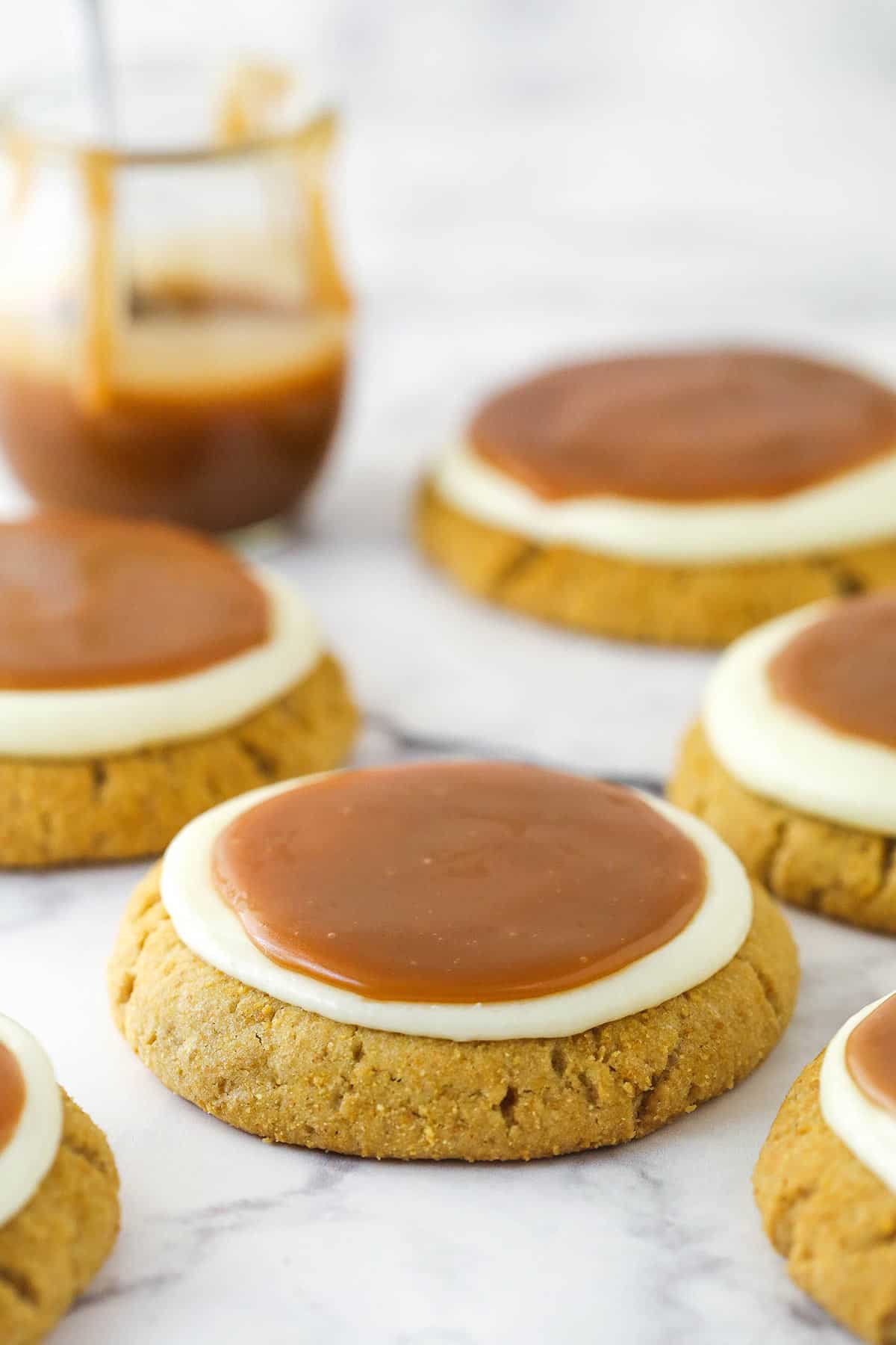 https://www.lifeloveandsugar.com/wp-content/uploads/2023/09/Copycat-Crumbl-Salted-Caramel-Cheesecake-Cookies1.jpg