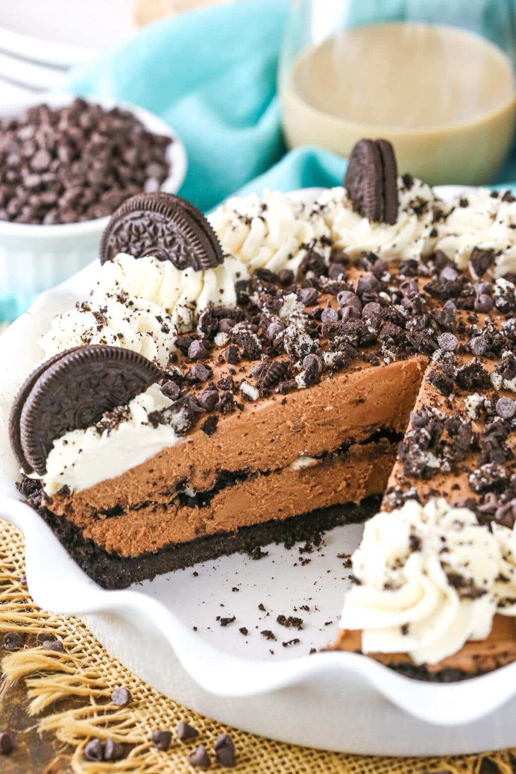 Baileys Chocolate Cream Pie with Oreo Crust | Easy Chocolate Pie Recipe