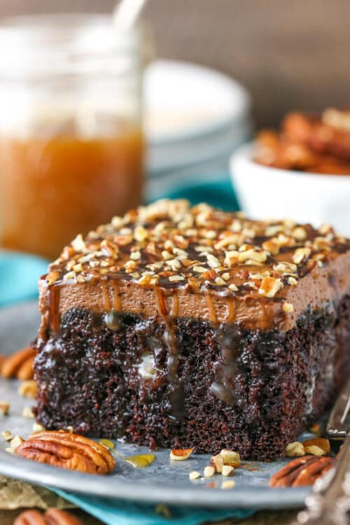 Chocolate Turtle Poke Cake | Easy Chocolate Poke Cake Recipe