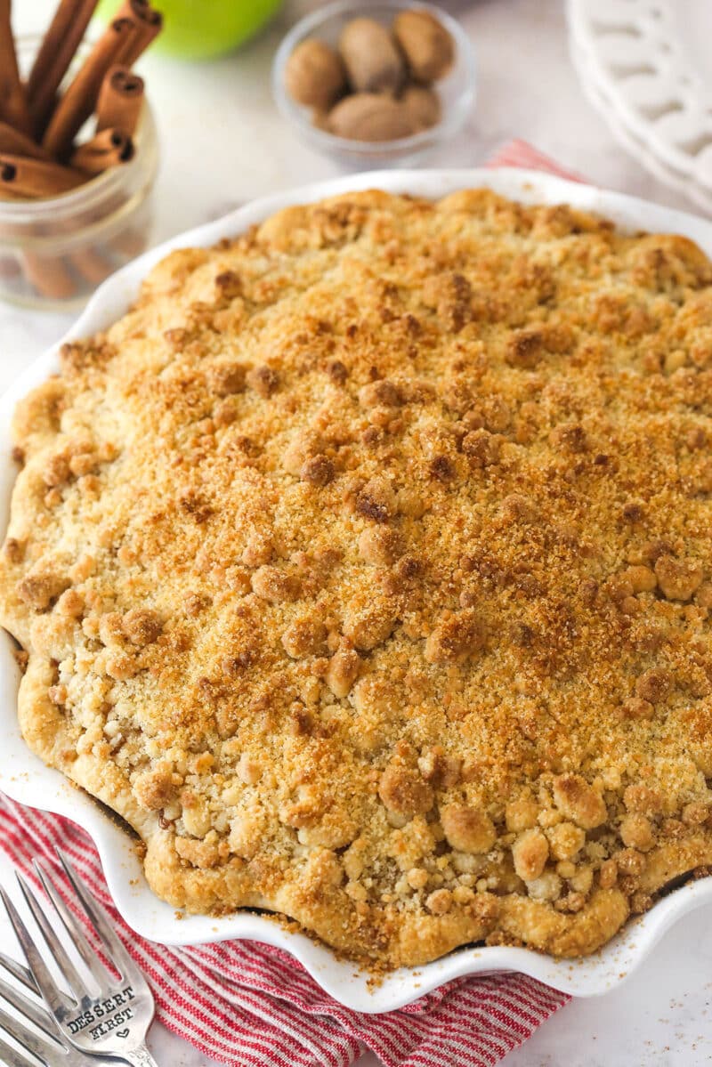 Overhead view of a Dutch apple pie